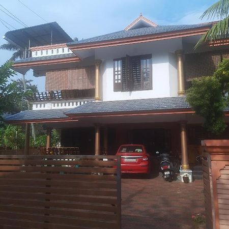 Navendu Homestay Alappuzha Экстерьер фото
