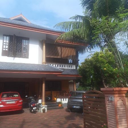 Navendu Homestay Alappuzha Экстерьер фото